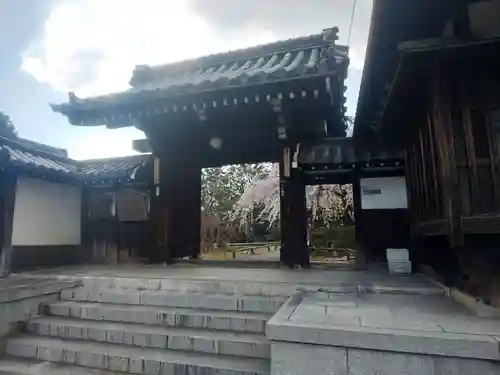 上品蓮台寺の山門・神門