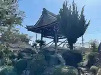 徳善寺の{uncategorized: "未分類", other: "その他", undefined: "問題あり", building: "その他建物", grave: "お墓", sacred_gate: "鳥居", guardian: "狛犬", statue: "像", buddha: "仏像", history: "歴史", nature: "自然", garden: "庭園", animal: "動物", pagoda: "塔", temizu: "手水舎", mountain_gate: "山門・神門", sanctuary: "本殿・本堂", subordinate: "末社・摂社", art: "芸術", scenery: "景色", jizo: "地蔵", ema: "絵馬", goshuin: "御朱印", omikuji: "おみくじ", items: "授与品その他", amulet: "お守り", goshuincho: "御朱印帳", eats: "食事", festival: "お祭り", votive_dance: "神楽", shichigosan: "七五三参", wedding: "結婚式", experience: "体験その他", initially: "初詣", around: "周辺", anti_infection: "感染症対策"}