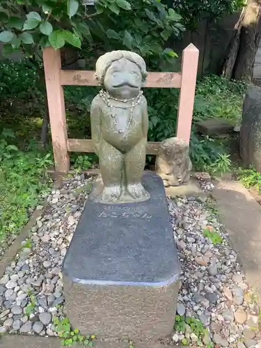 敷島神社の像