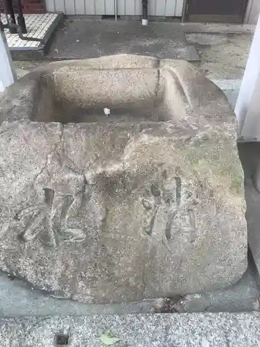 神明社・土之宮合殿の手水舎