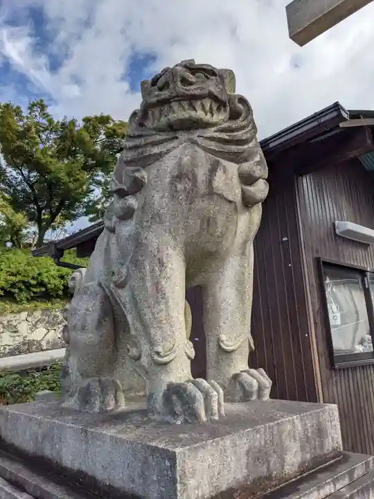 京都霊山護國神社の狛犬