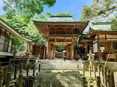 志賀海神社の山門・神門