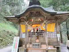 金持神社の本殿