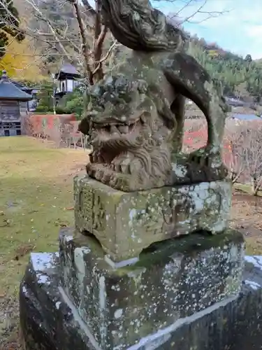 如意輪山 願成寺の狛犬