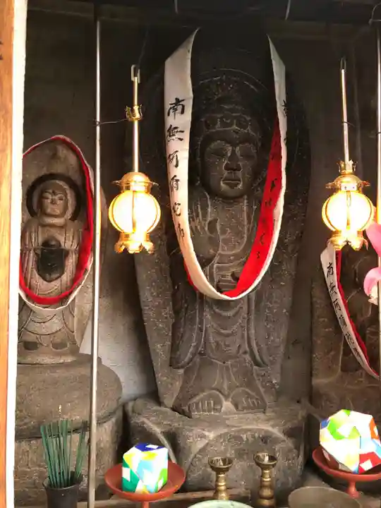 辰巳町二丁目釈迦牟尼如来の仏像