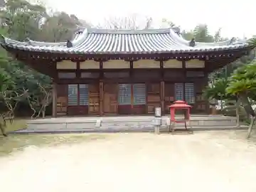 霊芝寺の本殿・本堂