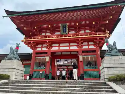 伏見稲荷大社の山門・神門