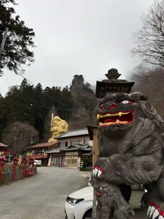 中之嶽神社の{uncategorized: "未分類", other: "その他", undefined: "問題あり", building: "その他建物", grave: "お墓", sacred_gate: "鳥居", guardian: "狛犬", statue: "像", buddha: "仏像", history: "歴史", nature: "自然", garden: "庭園", animal: "動物", pagoda: "塔", temizu: "手水舎", mountain_gate: "山門・神門", sanctuary: "本殿・本堂", subordinate: "末社・摂社", art: "芸術", scenery: "景色", jizo: "地蔵", ema: "絵馬", goshuin: "御朱印", omikuji: "おみくじ", items: "授与品その他", amulet: "お守り", goshuincho: "御朱印帳", eats: "食事", festival: "お祭り", votive_dance: "神楽", shichigosan: "七五三参", wedding: "結婚式", experience: "体験その他", initially: "初詣", around: "周辺", anti_infection: "感染症対策"}