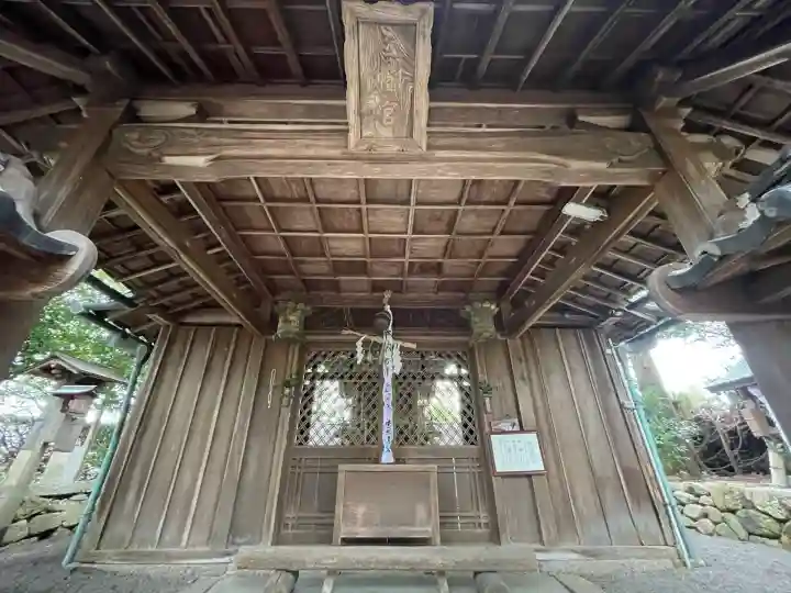 八幡神社の{uncategorized: "未分類", other: "その他", undefined: "問題あり", building: "その他建物", grave: "お墓", sacred_gate: "鳥居", guardian: "狛犬", statue: "像", buddha: "仏像", history: "歴史", nature: "自然", garden: "庭園", animal: "動物", pagoda: "塔", temizu: "手水舎", mountain_gate: "山門・神門", sanctuary: "本殿・本堂", subordinate: "末社・摂社", art: "芸術", scenery: "景色", jizo: "地蔵", ema: "絵馬", goshuin: "御朱印", omikuji: "おみくじ", items: "授与品その他", amulet: "お守り", goshuincho: "御朱印帳", eats: "食事", festival: "お祭り", votive_dance: "神楽", shichigosan: "七五三参", wedding: "結婚式", experience: "体験その他", initially: "初詣", around: "周辺", anti_infection: "感染症対策"}