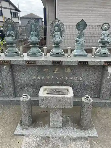 多聞寺の{uncategorized: "未分類", other: "その他", undefined: "問題あり", building: "その他建物", grave: "お墓", sacred_gate: "鳥居", guardian: "狛犬", statue: "像", buddha: "仏像", history: "歴史", nature: "自然", garden: "庭園", animal: "動物", pagoda: "塔", temizu: "手水舎", mountain_gate: "山門・神門", sanctuary: "本殿・本堂", subordinate: "末社・摂社", art: "芸術", scenery: "景色", jizo: "地蔵", ema: "絵馬", goshuin: "御朱印", omikuji: "おみくじ", items: "授与品その他", amulet: "お守り", goshuincho: "御朱印帳", eats: "食事", festival: "お祭り", votive_dance: "神楽", shichigosan: "七五三参", wedding: "結婚式", experience: "体験その他", initially: "初詣", around: "周辺", anti_infection: "感染症対策"}