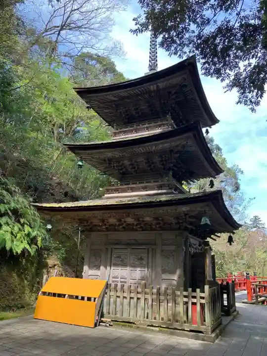 那谷寺の{uncategorized: "未分類", other: "その他", undefined: "問題あり", building: "その他建物", grave: "お墓", sacred_gate: "鳥居", guardian: "狛犬", statue: "像", buddha: "仏像", history: "歴史", nature: "自然", garden: "庭園", animal: "動物", pagoda: "塔", temizu: "手水舎", mountain_gate: "山門・神門", sanctuary: "本殿・本堂", subordinate: "末社・摂社", art: "芸術", scenery: "景色", jizo: "地蔵", ema: "絵馬", goshuin: "御朱印", omikuji: "おみくじ", items: "授与品その他", amulet: "お守り", goshuincho: "御朱印帳", eats: "食事", festival: "お祭り", votive_dance: "神楽", shichigosan: "七五三参", wedding: "結婚式", experience: "体験その他", initially: "初詣", around: "周辺", anti_infection: "感染症対策"}
