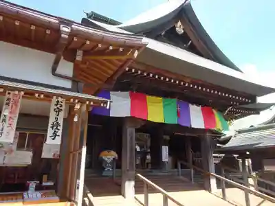 弘明寺の本殿・本堂