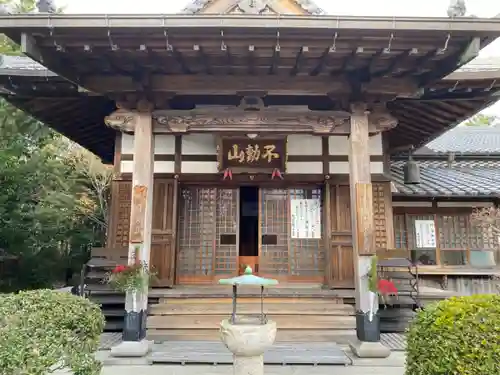 大学院の本殿・本堂