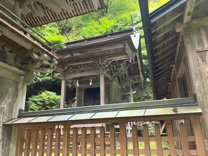 塩野神社の本殿・本堂