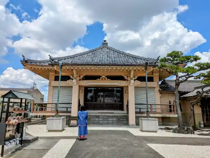 長全寺の本殿・本堂