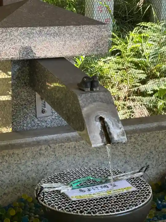 くまくま神社(導きの社 熊野町熊野神社)の{uncategorized: "未分類", other: "その他", undefined: "問題あり", building: "その他建物", grave: "お墓", sacred_gate: "鳥居", guardian: "狛犬", statue: "像", buddha: "仏像", history: "歴史", nature: "自然", garden: "庭園", animal: "動物", pagoda: "塔", temizu: "手水舎", mountain_gate: "山門・神門", sanctuary: "本殿・本堂", subordinate: "末社・摂社", art: "芸術", scenery: "景色", jizo: "地蔵", ema: "絵馬", goshuin: "御朱印", omikuji: "おみくじ", items: "授与品その他", amulet: "お守り", goshuincho: "御朱印帳", eats: "食事", festival: "お祭り", votive_dance: "神楽", shichigosan: "七五三参", wedding: "結婚式", experience: "体験その他", initially: "初詣", around: "周辺", anti_infection: "感染症対策"}