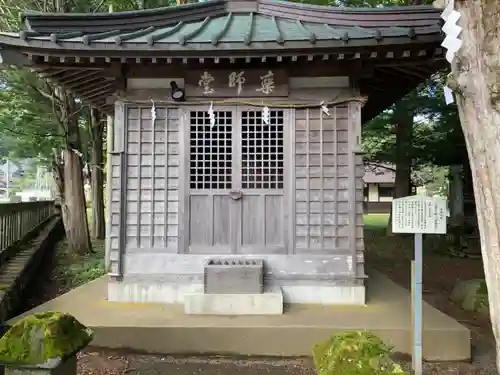 淺間神社（忍野八海）の末社・摂社