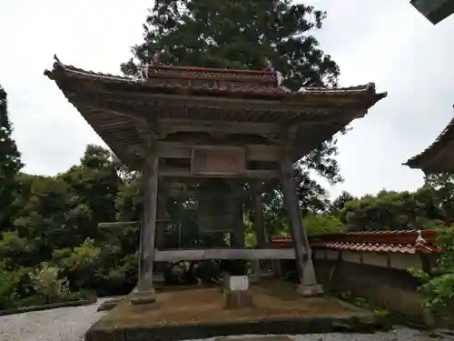 摩尼寺の建物その他