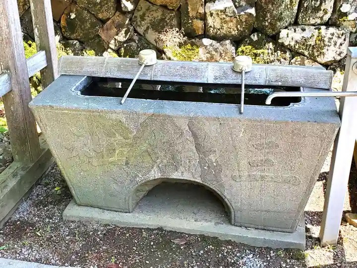 三輪神社の手水舎