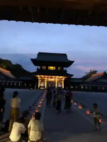 瑞龍寺の山門