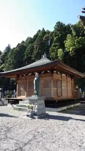 観性寺の本殿