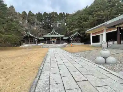 函館護國神社の{uncategorized: "未分類", other: "その他", undefined: "問題あり", building: "その他建物", grave: "お墓", sacred_gate: "鳥居", guardian: "狛犬", statue: "像", buddha: "仏像", history: "歴史", nature: "自然", garden: "庭園", animal: "動物", pagoda: "塔", temizu: "手水舎", mountain_gate: "山門・神門", sanctuary: "本殿・本堂", subordinate: "末社・摂社", art: "芸術", scenery: "景色", jizo: "地蔵", ema: "絵馬", goshuin: "御朱印", omikuji: "おみくじ", items: "授与品その他", amulet: "お守り", goshuincho: "御朱印帳", eats: "食事", festival: "お祭り", votive_dance: "神楽", shichigosan: "七五三参", wedding: "結婚式", experience: "体験その他", initially: "初詣", around: "周辺", anti_infection: "感染症対策"}