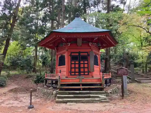 乙寳寺の建物その他