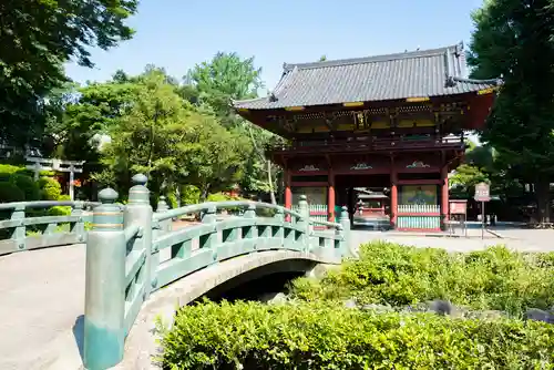 根津神社の山門