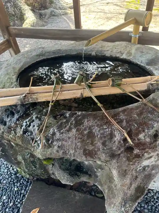 松江神社の{uncategorized: "未分類", other: "その他", undefined: "問題あり", building: "その他建物", grave: "お墓", sacred_gate: "鳥居", guardian: "狛犬", statue: "像", buddha: "仏像", history: "歴史", nature: "自然", garden: "庭園", animal: "動物", pagoda: "塔", temizu: "手水舎", mountain_gate: "山門・神門", sanctuary: "本殿・本堂", subordinate: "末社・摂社", art: "芸術", scenery: "景色", jizo: "地蔵", ema: "絵馬", goshuin: "御朱印", omikuji: "おみくじ", items: "授与品その他", amulet: "お守り", goshuincho: "御朱印帳", eats: "食事", festival: "お祭り", votive_dance: "神楽", shichigosan: "七五三参", wedding: "結婚式", experience: "体験その他", initially: "初詣", around: "周辺", anti_infection: "感染症対策"}