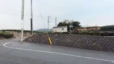 穴塚稲荷神社の周辺