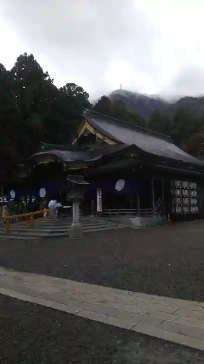彌彦神社の本殿・本堂