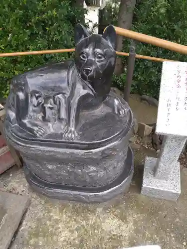 鎮守氷川神社の狛犬