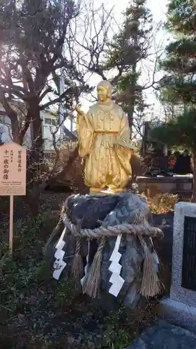 深志神社の像