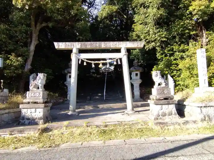 熊野神社(亀首町)の鳥居
