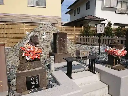 神鳥前川神社の末社