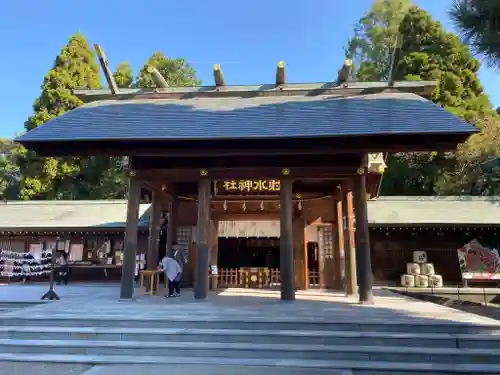 射水神社の本殿