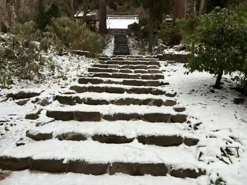 観音寺の{uncategorized: "未分類", other: "その他", undefined: "問題あり", building: "その他建物", grave: "お墓", sacred_gate: "鳥居", guardian: "狛犬", statue: "像", buddha: "仏像", history: "歴史", nature: "自然", garden: "庭園", animal: "動物", pagoda: "塔", temizu: "手水舎", mountain_gate: "山門・神門", sanctuary: "本殿・本堂", subordinate: "末社・摂社", art: "芸術", scenery: "景色", jizo: "地蔵", ema: "絵馬", goshuin: "御朱印", omikuji: "おみくじ", items: "授与品その他", amulet: "お守り", goshuincho: "御朱印帳", eats: "食事", festival: "お祭り", votive_dance: "神楽", shichigosan: "七五三参", wedding: "結婚式", experience: "体験その他", initially: "初詣", around: "周辺", anti_infection: "感染症対策"}