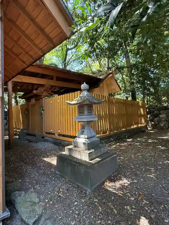 満留山神社の{uncategorized: "未分類", other: "その他", undefined: "問題あり", building: "その他建物", grave: "お墓", sacred_gate: "鳥居", guardian: "狛犬", statue: "像", buddha: "仏像", history: "歴史", nature: "自然", garden: "庭園", animal: "動物", pagoda: "塔", temizu: "手水舎", mountain_gate: "山門・神門", sanctuary: "本殿・本堂", subordinate: "末社・摂社", art: "芸術", scenery: "景色", jizo: "地蔵", ema: "絵馬", goshuin: "御朱印", omikuji: "おみくじ", items: "授与品その他", amulet: "お守り", goshuincho: "御朱印帳", eats: "食事", festival: "お祭り", votive_dance: "神楽", shichigosan: "七五三参", wedding: "結婚式", experience: "体験その他", initially: "初詣", around: "周辺", anti_infection: "感染症対策"}