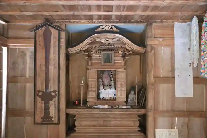 大滝不動尊の本殿・本堂