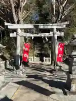 熊野神社の{uncategorized: "未分類", other: "その他", undefined: "問題あり", building: "その他建物", grave: "お墓", sacred_gate: "鳥居", guardian: "狛犬", statue: "像", buddha: "仏像", history: "歴史", nature: "自然", garden: "庭園", animal: "動物", pagoda: "塔", temizu: "手水舎", mountain_gate: "山門・神門", sanctuary: "本殿・本堂", subordinate: "末社・摂社", art: "芸術", scenery: "景色", jizo: "地蔵", ema: "絵馬", goshuin: "御朱印", omikuji: "おみくじ", items: "授与品その他", amulet: "お守り", goshuincho: "御朱印帳", eats: "食事", festival: "お祭り", votive_dance: "神楽", shichigosan: "七五三参", wedding: "結婚式", experience: "体験その他", initially: "初詣", around: "周辺", anti_infection: "感染症対策"}