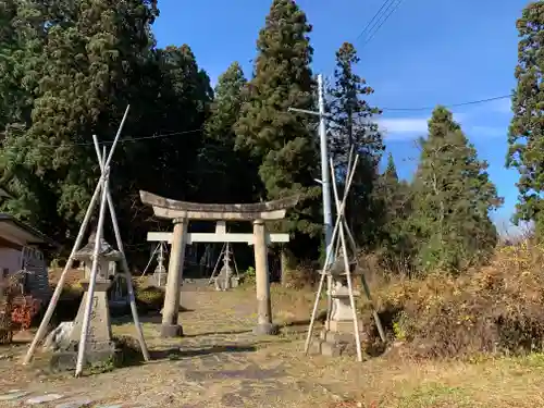 成島八幡神社の鳥居