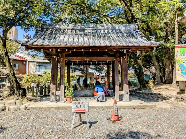 川原神社の手水舎