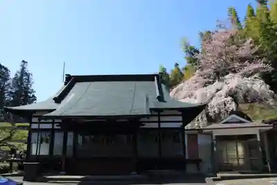 鏡石寺の本殿・本堂