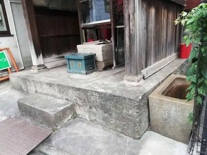 地蔵尊(東光寺境外仏堂)の手水舎