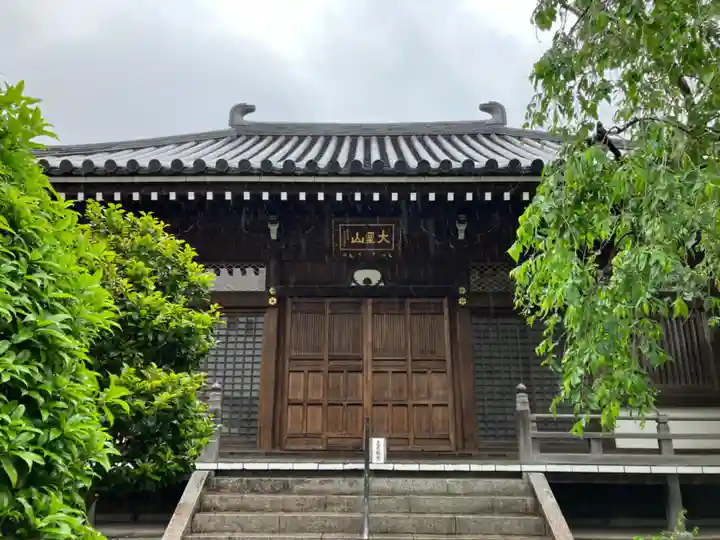 定泉寺の本殿・本堂
