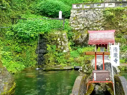 清瀧寺の末社