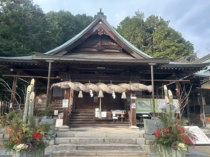 河内神社の{uncategorized: "未分類", other: "その他", undefined: "問題あり", building: "その他建物", grave: "お墓", sacred_gate: "鳥居", guardian: "狛犬", statue: "像", buddha: "仏像", history: "歴史", nature: "自然", garden: "庭園", animal: "動物", pagoda: "塔", temizu: "手水舎", mountain_gate: "山門・神門", sanctuary: "本殿・本堂", subordinate: "末社・摂社", art: "芸術", scenery: "景色", jizo: "地蔵", ema: "絵馬", goshuin: "御朱印", omikuji: "おみくじ", items: "授与品その他", amulet: "お守り", goshuincho: "御朱印帳", eats: "食事", festival: "お祭り", votive_dance: "神楽", shichigosan: "七五三参", wedding: "結婚式", experience: "体験その他", initially: "初詣", around: "周辺", anti_infection: "感染症対策"}