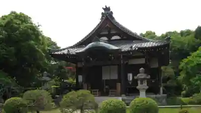 秋篠寺の本殿・本堂