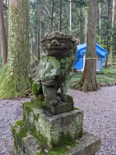 根道神社の狛犬