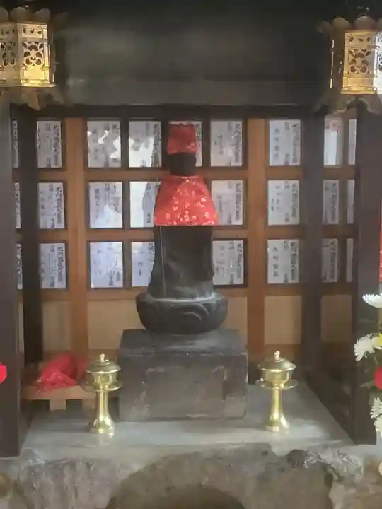 名古屋教会の地蔵